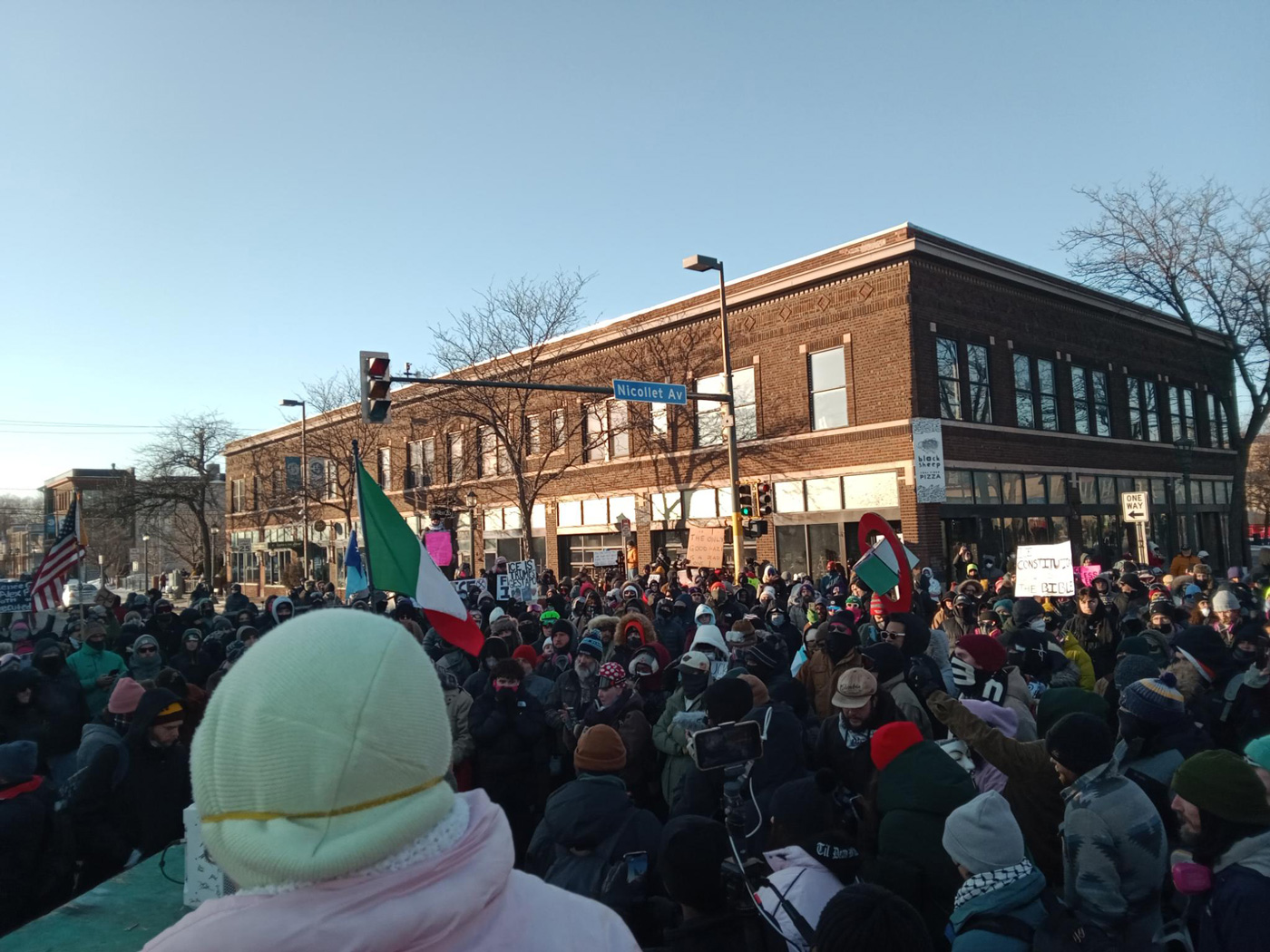 Minneapolis Responds to the Murder of Alex Pretti : An Eyewitness Account 2 image