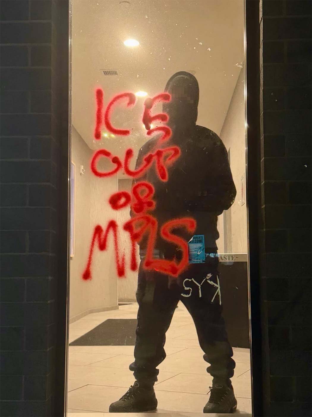 The Noise Demonstrations Keeping ICE Agents Awake at Their Hotels : A Model from the Twin Cities 6 image