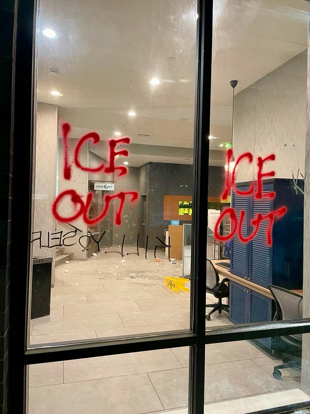 The Noise Demonstrations Keeping ICE Agents Awake at Their Hotels : A Model from the Twin Cities 7 image