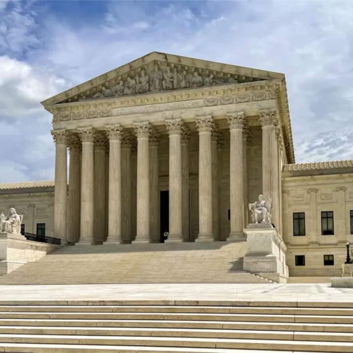 invōk.io petition & crowdfunding social platform - The invōk.io petition platform allows users to crowdfund for social causes such as the supreme court building in Washington